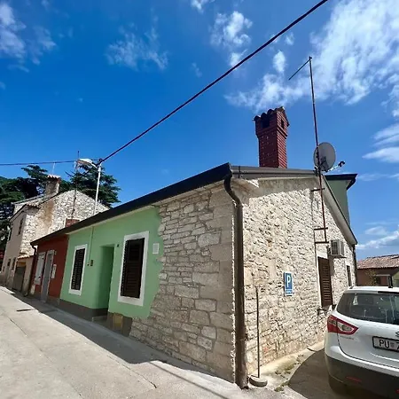 The House - 20m From The *