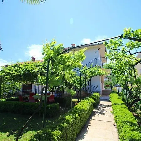 Apartment The House - 20m From The *