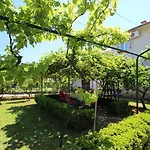 Apartament The House - 20m From The