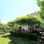 The House - 20m From The Apartament
